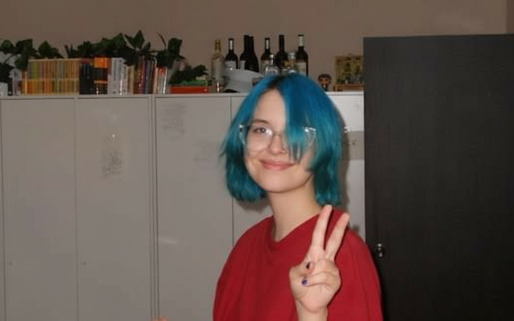 Photo with Eyes Fixed